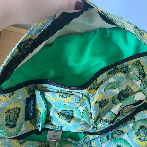 KAVU Rope Sling Bag Kiwi Print Backpack Hiking Travel Outdoor Adjustable Strap - Picture 9 of 10